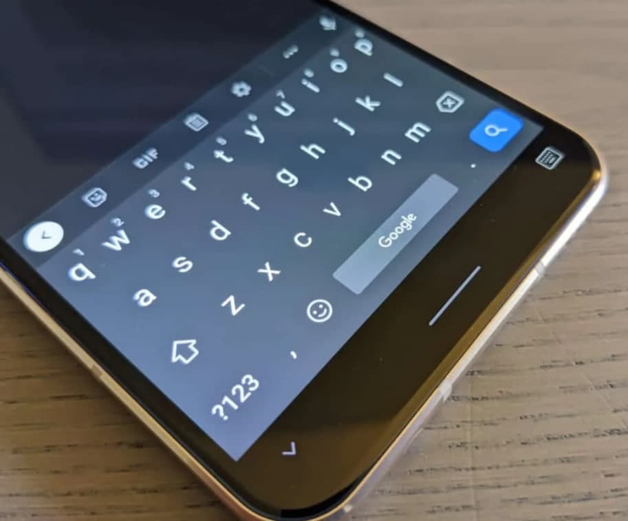 Gboard獲得“增強型語(yǔ)音輸入”功能，可擴展到像素