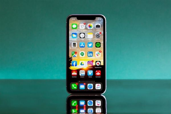 Apple iPhone 12 Mini通過(guò)MagSafe充電僅支持高達12W的充電速度