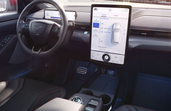 福特的主動(dòng)駕駛輔助系統不僅會(huì )出現在Mach-E上，還會(huì )出現在2021 F-150上