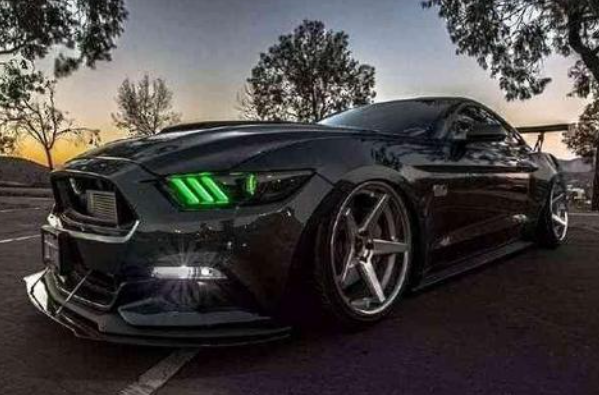 福特野馬獲得了基于卡車(chē)的V-10發(fā)動(dòng)機