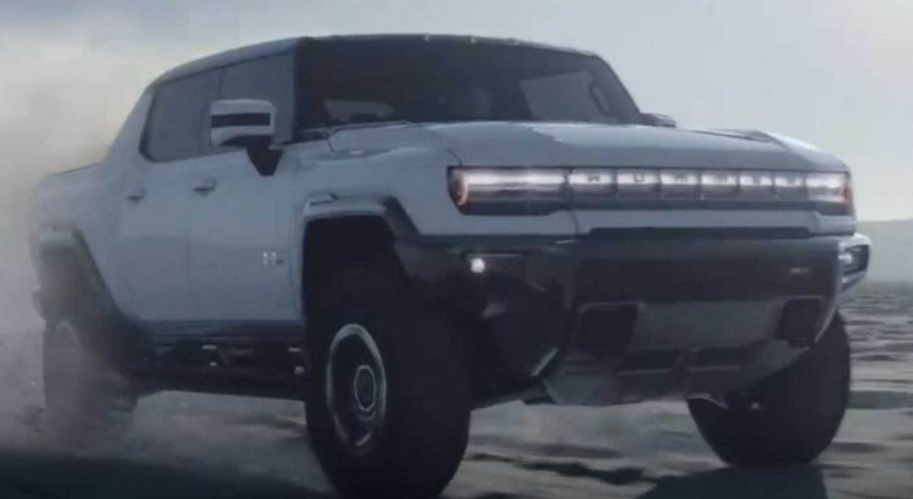 通用汽車(chē)展示了GMC悍馬電動(dòng)SUV和雪佛蘭電動(dòng)皮卡的設計