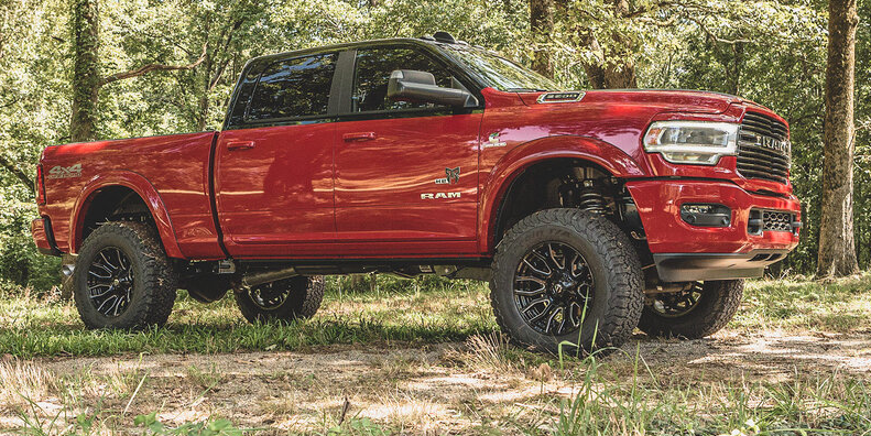 Ram HD K2越野卡車(chē)擁有5英寸舉升套件，37英寸越野輪胎
