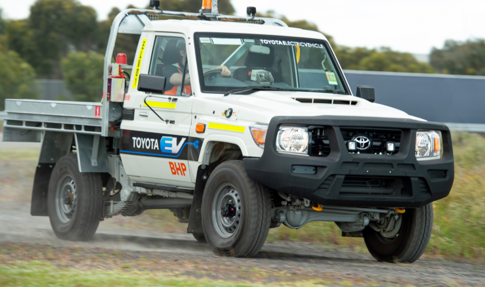 豐田制造了使用電池運行的Land Cruiser 70