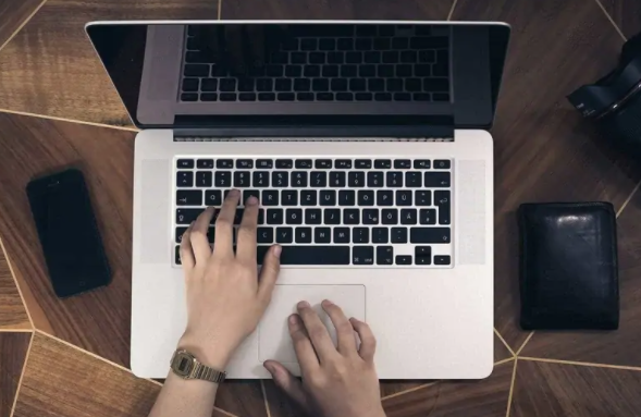 蘋(píng)果計劃推出新款MacBook Pro，配備更好的處理器和顯示器