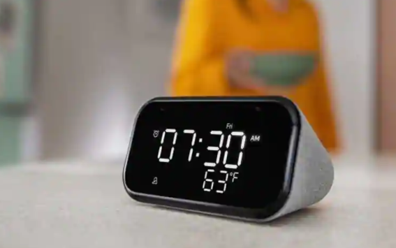 聯(lián)想推出4英寸屏幕，4GB RAM的基本智能時(shí)鐘