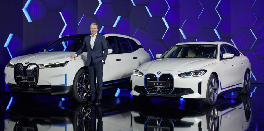 2022年寶馬i4推出523馬力，續航里程為300英里