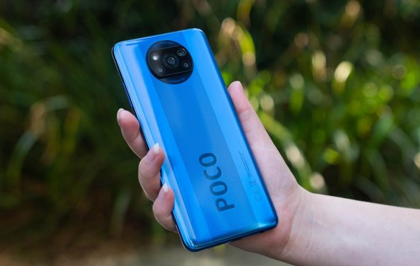 小米的子品牌POCO推出了一款新的智能手機：POCO X3 Pro