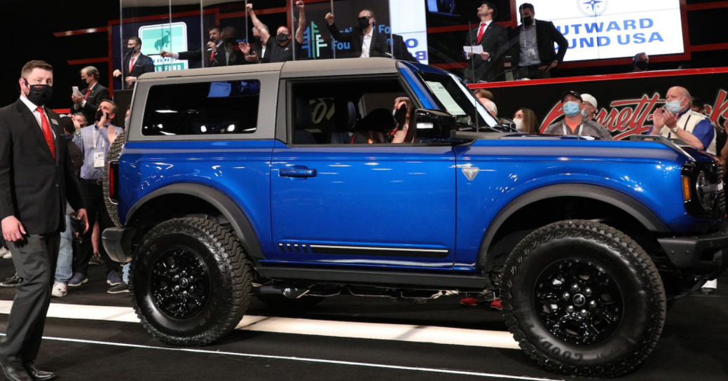 謝爾比眼鏡蛇427超級蛇，GMC悍馬EV在巴雷特-杰克遜（Barrett-Jackson）拍賣(mài)會(huì )上以數百萬(wàn)美元的價(jià)格出售