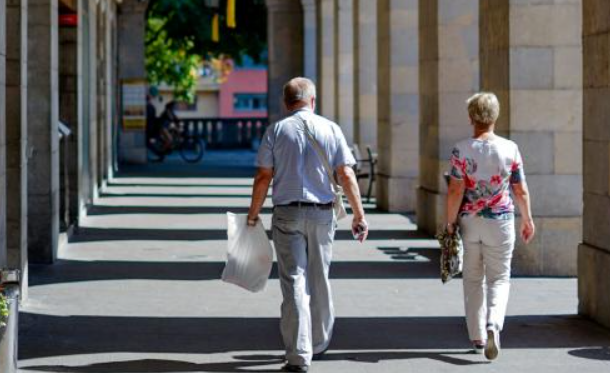 研究人員通過(guò)使用跑步機和AI輔助步態(tài)分析