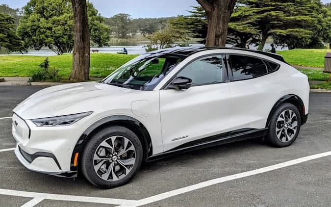 野馬Mach-E蟲(chóng)子用空的12v電池使汽車(chē)陷入“深度睡眠”狀態(tài)