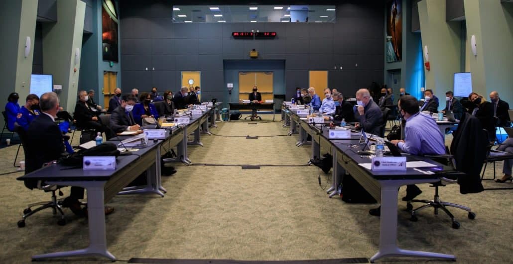 在NASA機組人員發(fā)射之前，SpaceX驚訝于火箭中的高液態(tài)氧含量