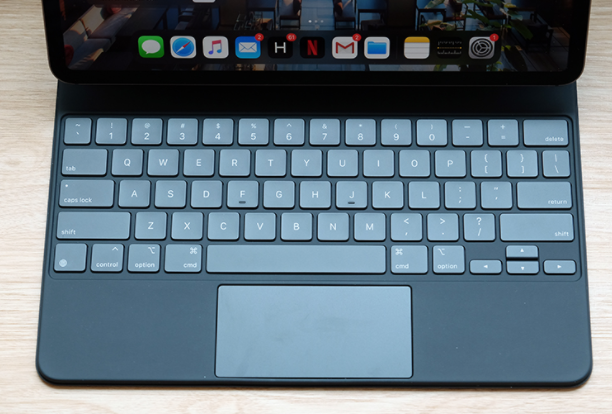 蘋(píng)果公司澄清說(shuō)新的12.9英寸iPad Pro與舊的魔術(shù)鍵盤(pán)“功能兼容”