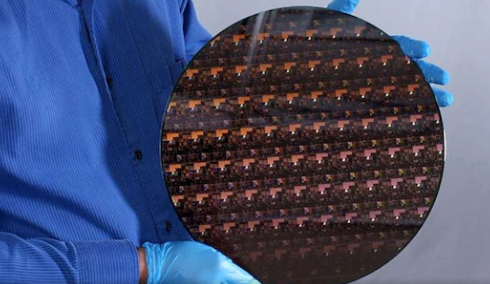 IBM推出全球首個(gè)2nm芯片技術(shù)