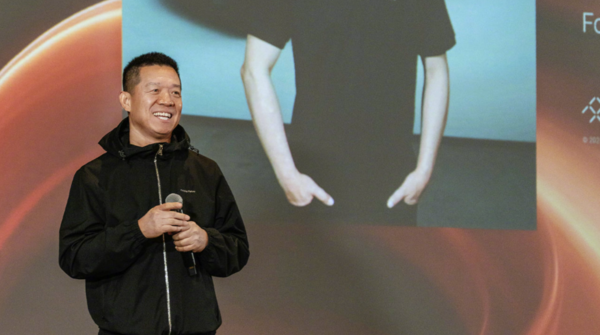 電動(dòng)車(chē)+機器人雙輪驅動(dòng) FF發(fā)布2026年戰略與七大戰役