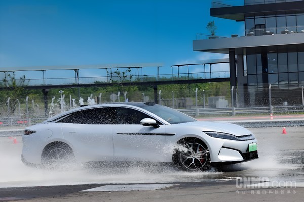 比亞迪汽車(chē)