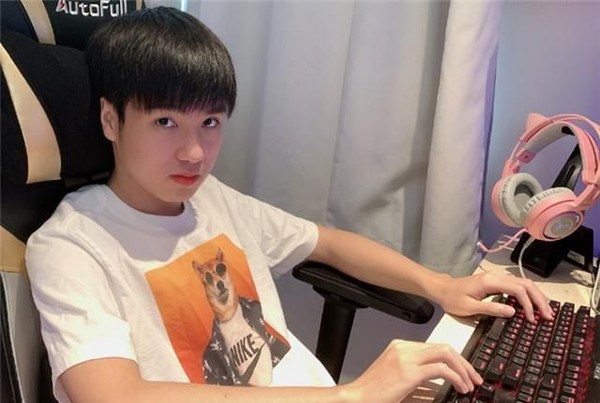 RNG曾于Letme退役后申請其名字商標 早就埋下伏筆？