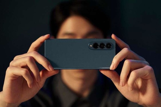 打造出游紀念冊  三星Galaxy Z Fold4全方位滿(mǎn)足拍照需求