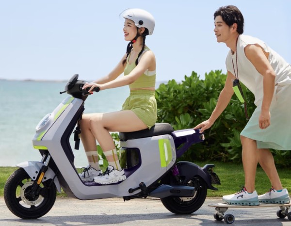 小牛MQi L電動(dòng)車(chē)正式開(kāi)售 續航達90km支持蘋(píng)果生態(tài)