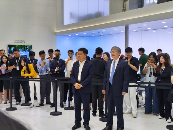 奇瑞董事長(cháng)：智界R7有三項世界第一 訂單太多交付不過(guò)來(lái)