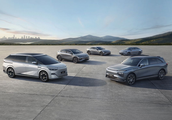 小鵬XNGP智駕XOS 5.2.0版本開(kāi)始推送 426項升級內容