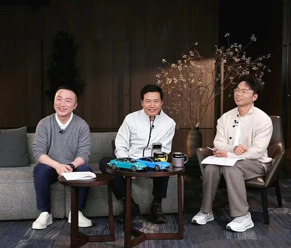 鄧承浩回應學(xué)雷軍直播風(fēng)格：很有感染力 要多學(xué)多看